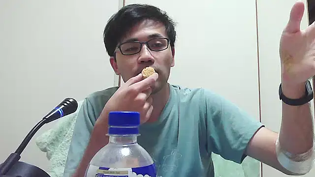 Snapshot of ryusei18570 chatting on September 13, 3:12 pm ryusei18570 online show from September 13, 3:12 pm