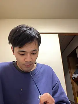 Snapshot of ryusei18570 chatting on December 4, 1:10 pm ryusei18570 online show from December 4, 1:10 pm