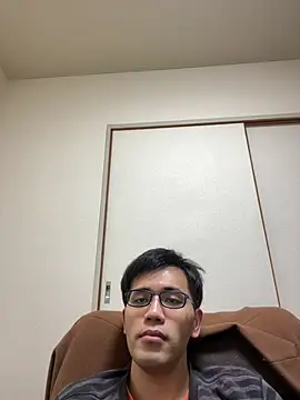 Snapshot of ryusei18570 chatting on March 4, 5:45 pm ryusei18570 online show from March 4, 5:45 pm