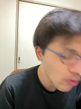 Snapshot of ryusei18570 chatting on December 26, 2:27 pm ryusei18570 online show from December 26, 2:27 pm