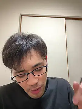 Snapshot of ryusei18570 chatting on January 26, 1:47 pm ryusei18570 online show from January 26, 1:47 pm