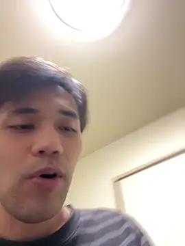 Snapshot of ryusei18570 chatting on February 19, 3:27 pm ryusei18570 online show from February 19, 3:27 pm