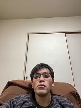 Snapshot of ryusei18570 chatting on February 14, 2:54 pm ryusei18570 online show from February 14, 2:54 pm