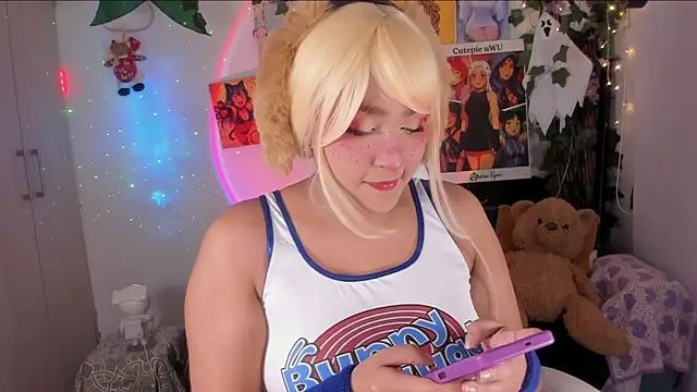 cutepie uwu  online show from January 10, 1:23 am