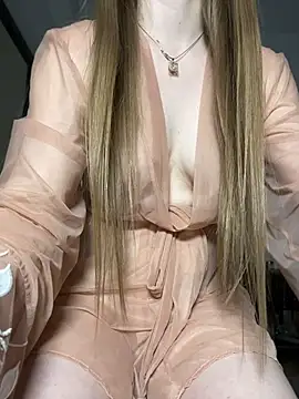 NickiLike online show from May 26, 6:50 pm