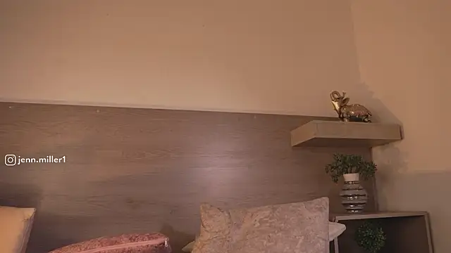 Jennmiiller  online show from May 11, 4:04 pm