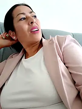 Snapshot of MARIANA-12_ chatting on March 3, 2:06 pm MARIANA-12 online show from March 3, 2:06 pm