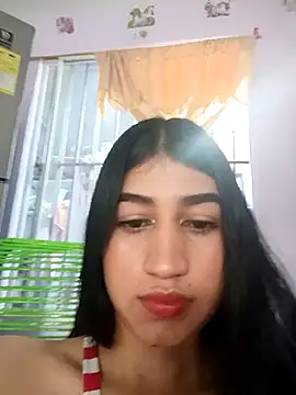 Julix A online show from February 4, 9:32 pm