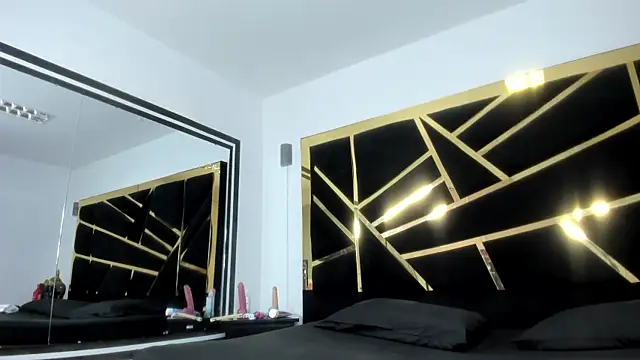 Snapshot of Giorgina_Simons chatting on February 8, 1:01 pm Giorgina Simons online show from February 8, 1:01 pm