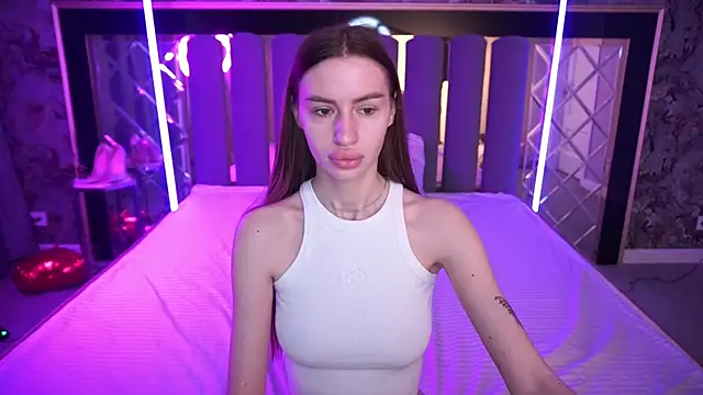 Snow WhiteeeX online show from April 15, 5:35 am