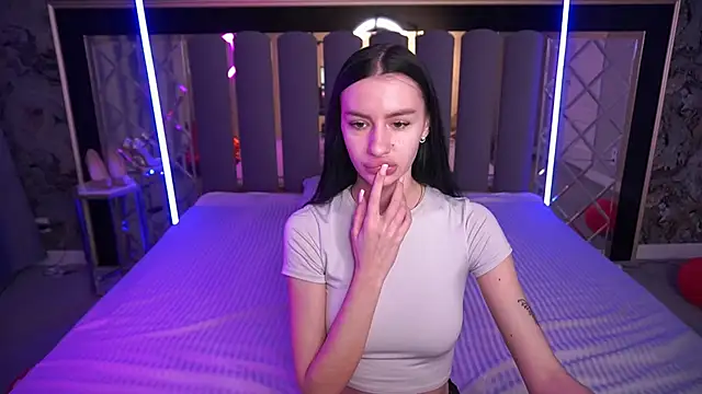 Snow WhiteeeX online show from March 1, 6:35 am