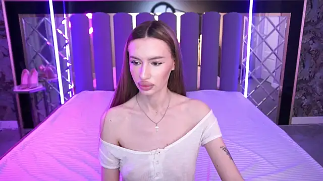 Snow WhiteeeX online show from May 3, 5:45 am