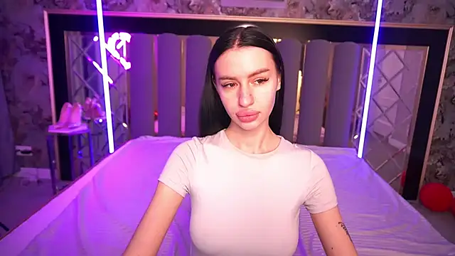 Snow WhiteeeX online show from March 19, 6:35 am