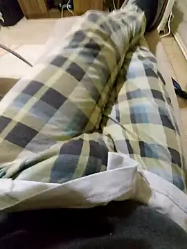 Snapshot of reelciii21 chatting on February 6, 9:49 pm reelciii21 online show from February 6, 9:49 pm