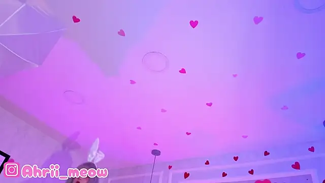 Snapshot of AHRI_LEE chatting on March 12, 2:20 am AHRI LEE online show from March 12, 2:20 am