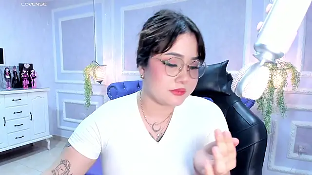 Snapshot of AHRI_LEE chatting on February 12, 8:16 am AHRI LEE online show from February 12, 8:16 am