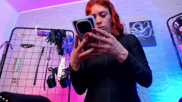 Snapshot of IvanaFetish chatting on September 16, 11:55 am IvanaFetish online show from September 16, 11:55 am