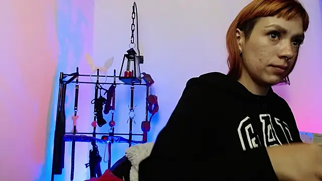 Snapshot of IvanaFetish chatting on November 25, 12:11 am IvanaFetish online show from November 25, 12:11 am