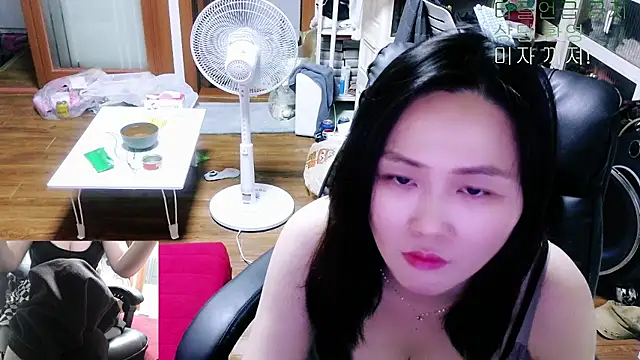 rami0428 online show from May 19, 2:35 pm