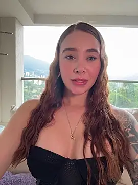 Lanataylor- online show from April 21, 10:49 pm