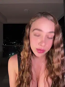 Lanataylor- online show from June 21, 1:00 am
