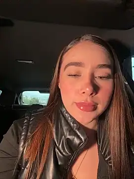 Lanataylor- online show from April 5, 10:38 pm