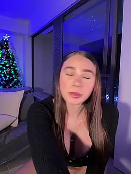 Lanataylor- online show from December 21, 1:41 am