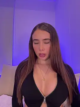 Lanataylor- online show from December 23, 12:00 am