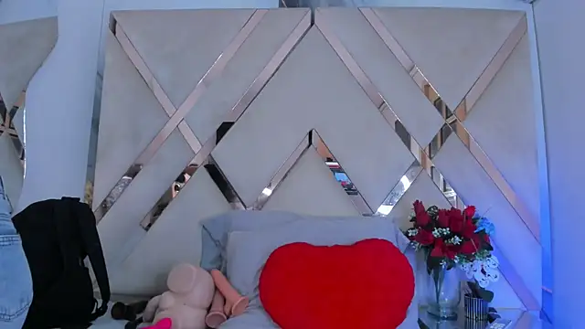 ninaht online show from October 2, 8:23 pm