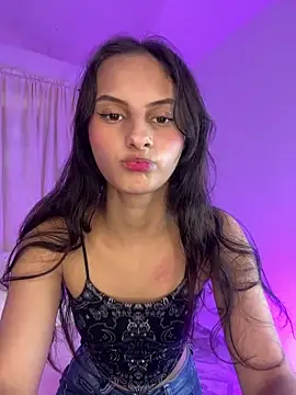 ninaht online show from February 4, 9:21 pm