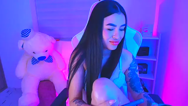 Snapshot of Liujunne2 chatting on January 25, 12:17 am Liujunne2 online show from January 25, 12:17 am