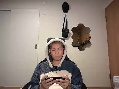 kensnb online show from February 5, 12:01 pm