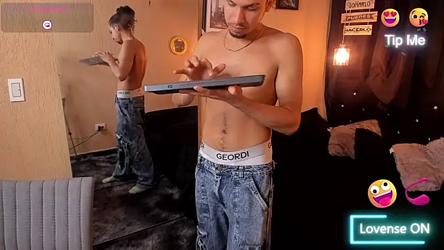 Snapshot of Gilbert_009 chatting on March 5, 9:26 pm Gilbert 009 online show from March 5, 9:26 pm