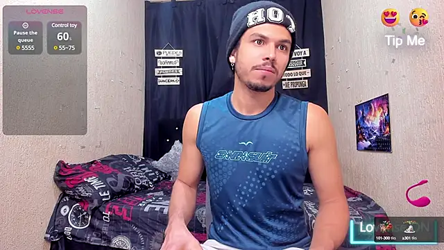 Snapshot of Gilbert_009 chatting on January 24, 5:00 pm Gilbert 009 online show from January 24, 5:00 pm