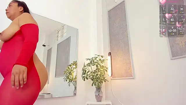 lannarusso  online show from December 2, 11:45 am