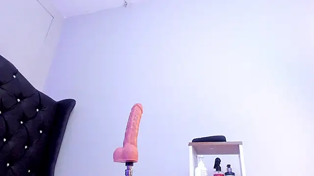 lannarusso  online show from February 20, 5:52 pm