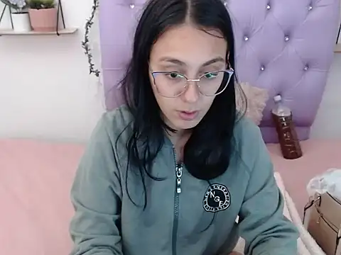 Freyja 01 online show from October 18, 12:01 am