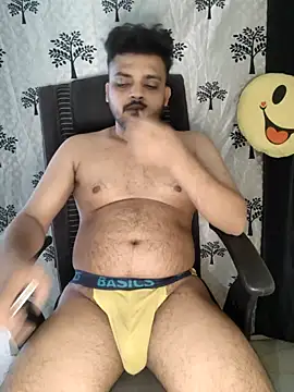 Snapshot of Mr_Handsome_hunk chatting on November 6, 6:06 am Mr Handsome hunk online show from November 6, 6:06 am