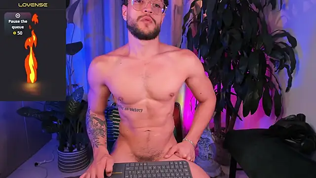 Snapshot of felixsantox chatting on September 21, 1:55 am felixsantox online show from September 21, 1:55 am