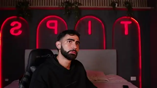 Snapshot of Austin_bolt chatting on November 21, 2:32 am Austin bolt online show from November 21, 2:32 am