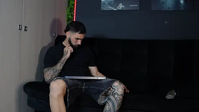 Austin bolt online show from January 13, 2:59 am