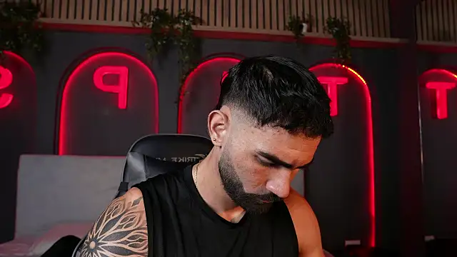 Snapshot of Austin_bolt chatting on October 23, 2:21 am Austin bolt online show from October 23, 2:21 am