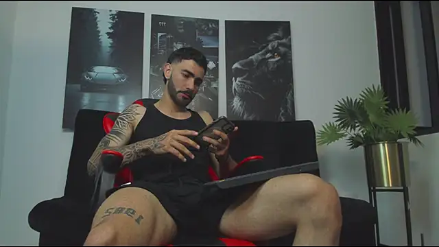 Snapshot of Austin_bolt chatting on February 19, 2:12 am Austin bolt online show from February 19, 2:12 am