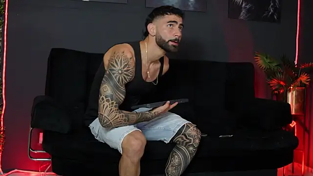 Snapshot of Austin_bolt chatting on December 1, 3:40 am Austin bolt online show from December 1, 3:40 am