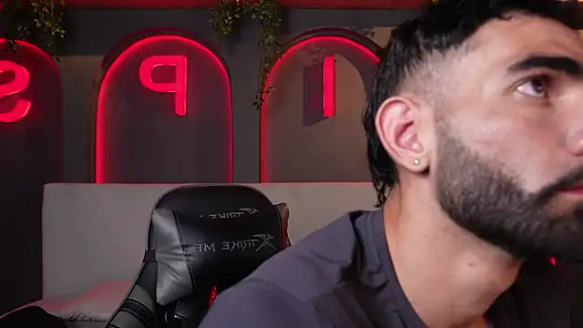 Snapshot of Austin_bolt chatting on October 28, 3:29 am Austin bolt online show from October 28, 3:29 am