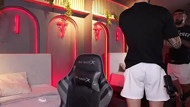 Snapshot of Austin_bolt chatting on September 30, 2:50 am Austin bolt online show from September 30, 2:50 am