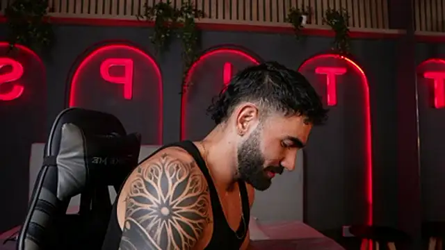 Snapshot of Austin_bolt chatting on October 30, 3:27 am Austin bolt online show from October 30, 3:27 am