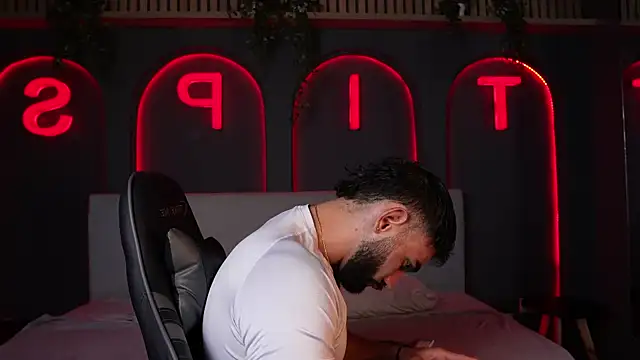 Snapshot of Austin_bolt chatting on November 5, 2:58 am Austin bolt online show from November 5, 2:58 am