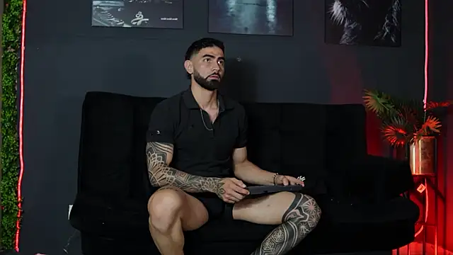 Austin bolt online show from December 20, 2:14 am