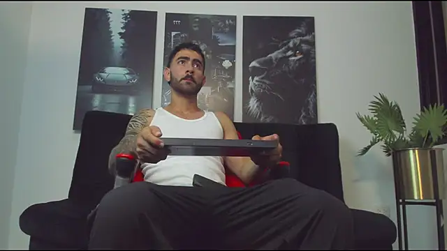 Snapshot of Austin_bolt chatting on March 8, 2:34 am Austin bolt online show from March 8, 2:34 am